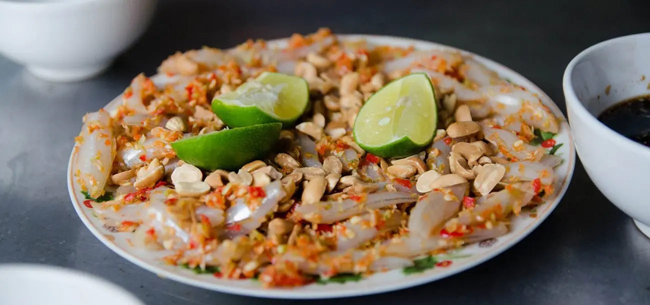 Hấp dẫn gỏi cá Phan Thiết, món ăn chiêu đãi những người bạn mới