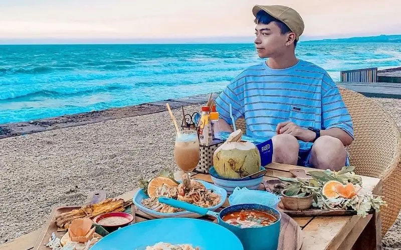 Không gian Chameleon Beach Bar bình yên bên bờ biển Phan Thiết