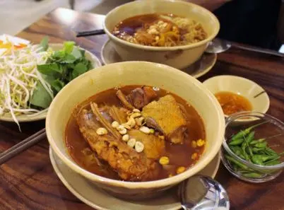 Mì quảng Phan Thiết có gì đặc biệt và những quán được lòng thực khách