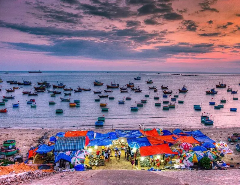 Chợ l&agrave;ng ch&agrave;i Mũi N&eacute;, trải nghiệm văn h&oacute;a địa phương hấp dẫn 2