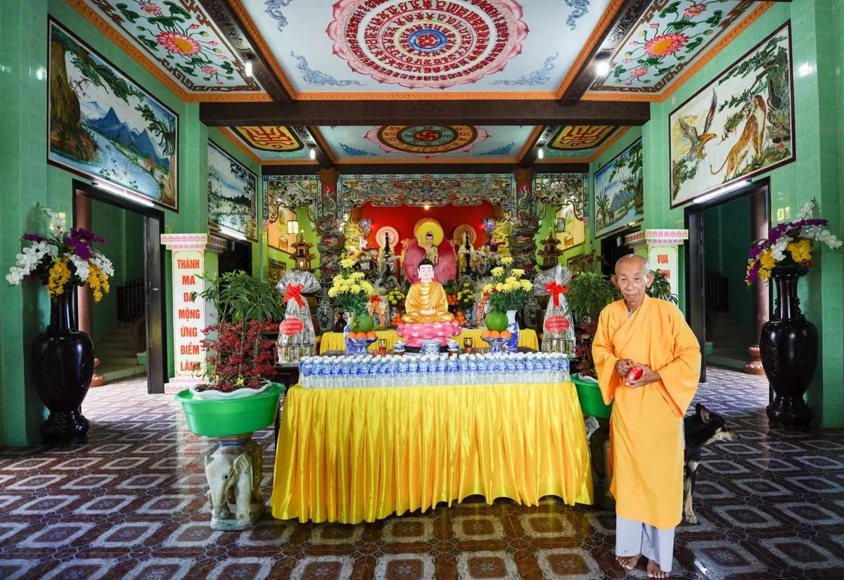 Du lịch Phan Thiết kh&aacute;m ph&aacute; ng&ocirc;i ch&ugrave;a cổ đầy huyền b&iacute; 7
