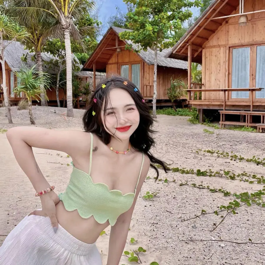Kh&aacute;m ph&aacute; Hola Beach cực chill c&ugrave;ng c&ocirc; n&agrave;ng Hứa Thảo Nguy&ecirc;n 6
