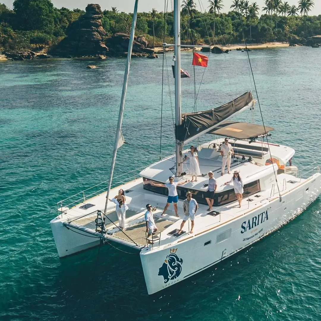 Catamaran Sarita - Đẳng cấp du thuyền 5 sao tr&ecirc;n đảo Ngọc 3