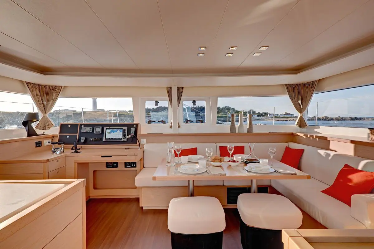Catamaran Sarita - Đẳng cấp du thuyền 5 sao tr&ecirc;n đảo Ngọc 11