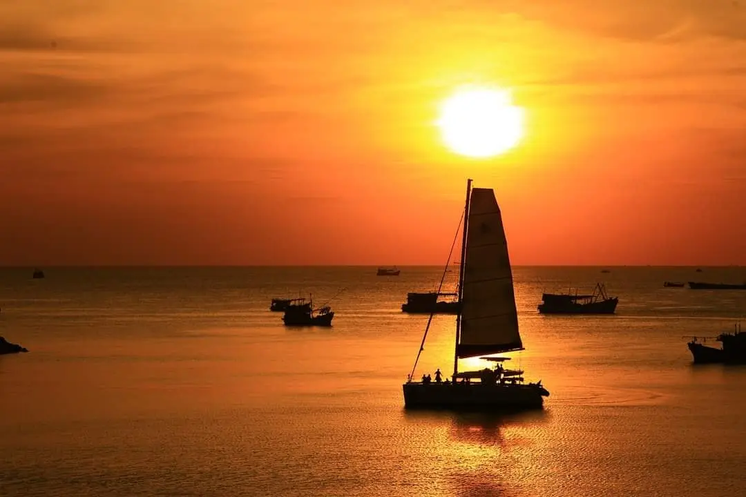 Catamaran Sarita - Đẳng cấp du thuyền 5 sao tr&ecirc;n đảo Ngọc 7
