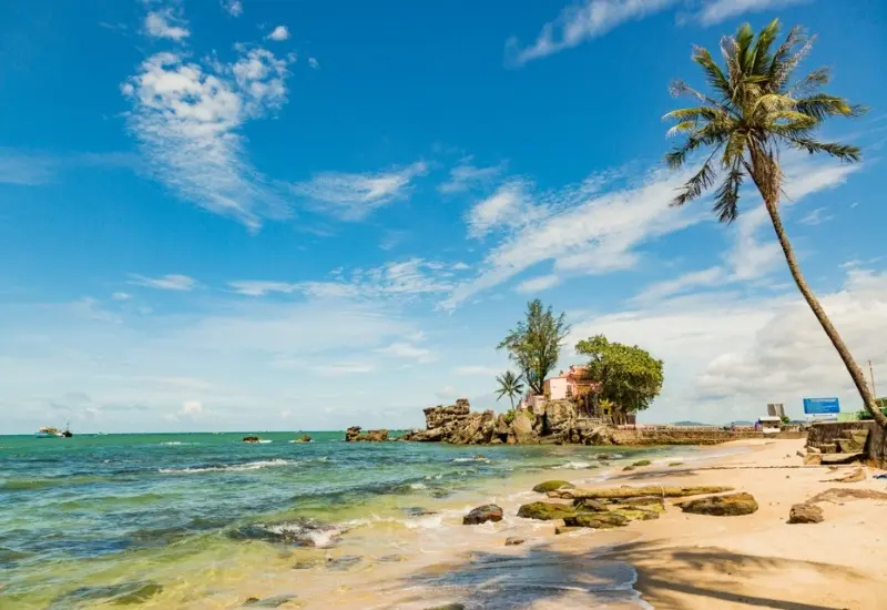 Kh&aacute;m ph&aacute; Dinh Cậu: địa điểm du lịch l&acirc;u đời tại Ph&uacute; Quốc 2