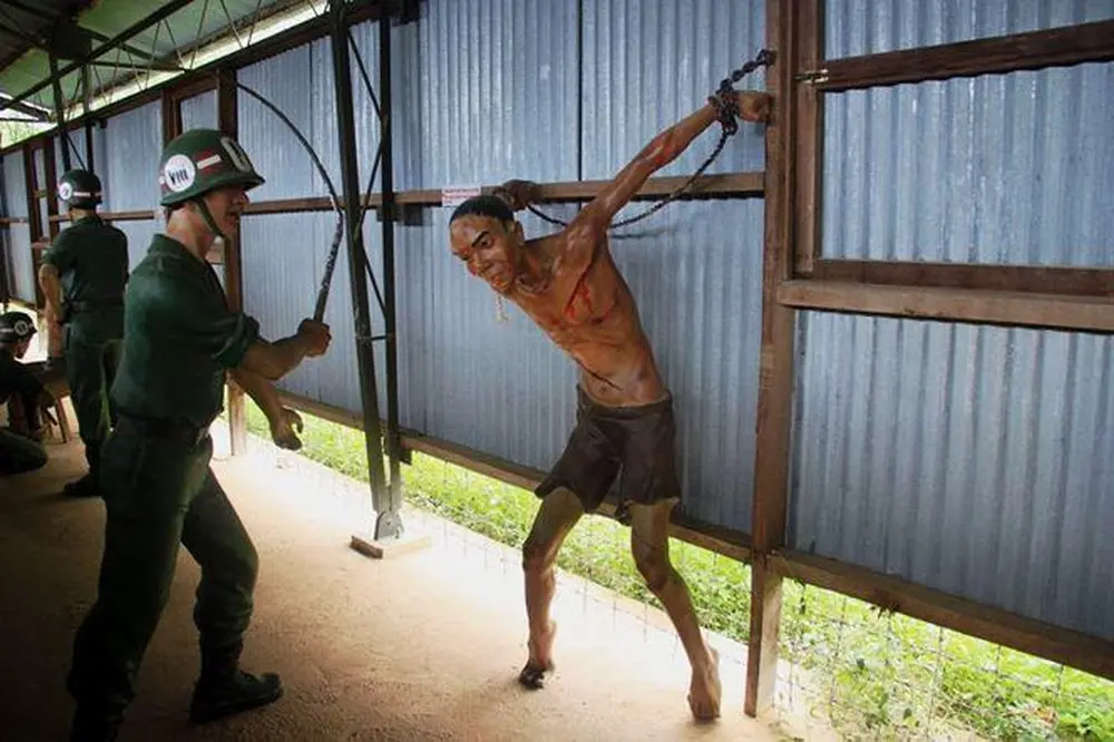 Nh&agrave; t&ugrave; Ph&uacute; Quốc (Nh&agrave; lao C&acirc;y Dừa) &ndash; Điểm đến lịch sử kh&ocirc;ng thể bỏ qua 10