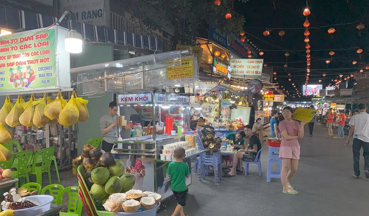 Chợ đ&ecirc;m Ph&uacute; Quốc - Thi&ecirc;n đường ăn uống chiều l&ograve;ng mọi t&iacute;n đồ ẩm thực 5