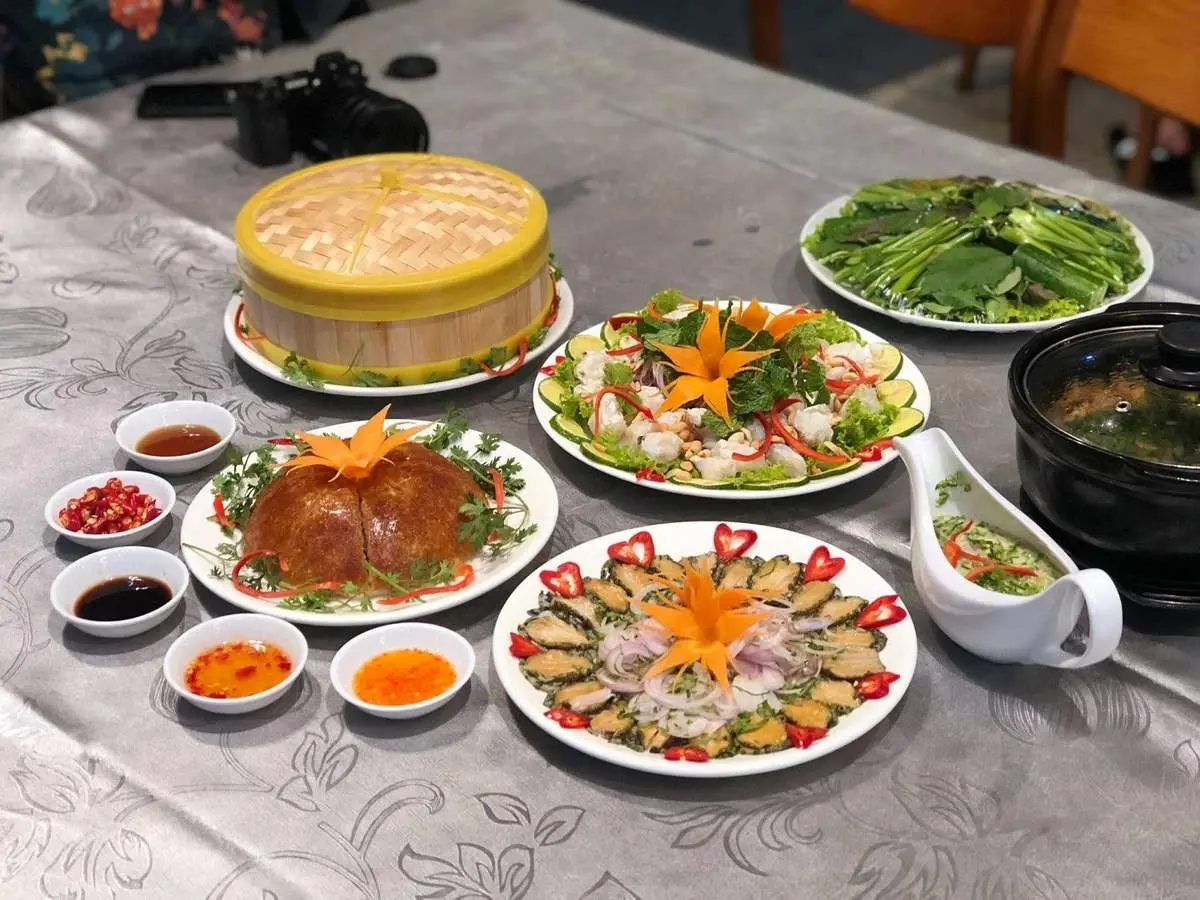 Hạnh Nhung Luxury Restaurant - Chuỗi nh&agrave; h&agrave;ng c&oacute; thiết kế đẹp v&agrave; rộng nhất Ph&uacute; Quốc 28