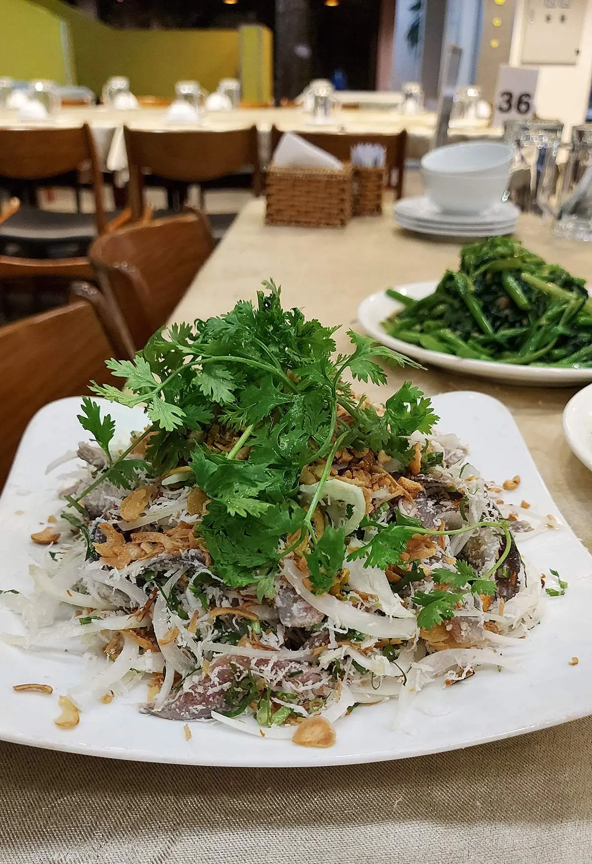 Hạnh Nhung Luxury Restaurant - Chuỗi nh&agrave; h&agrave;ng c&oacute; thiết kế đẹp v&agrave; rộng nhất Ph&uacute; Quốc 23