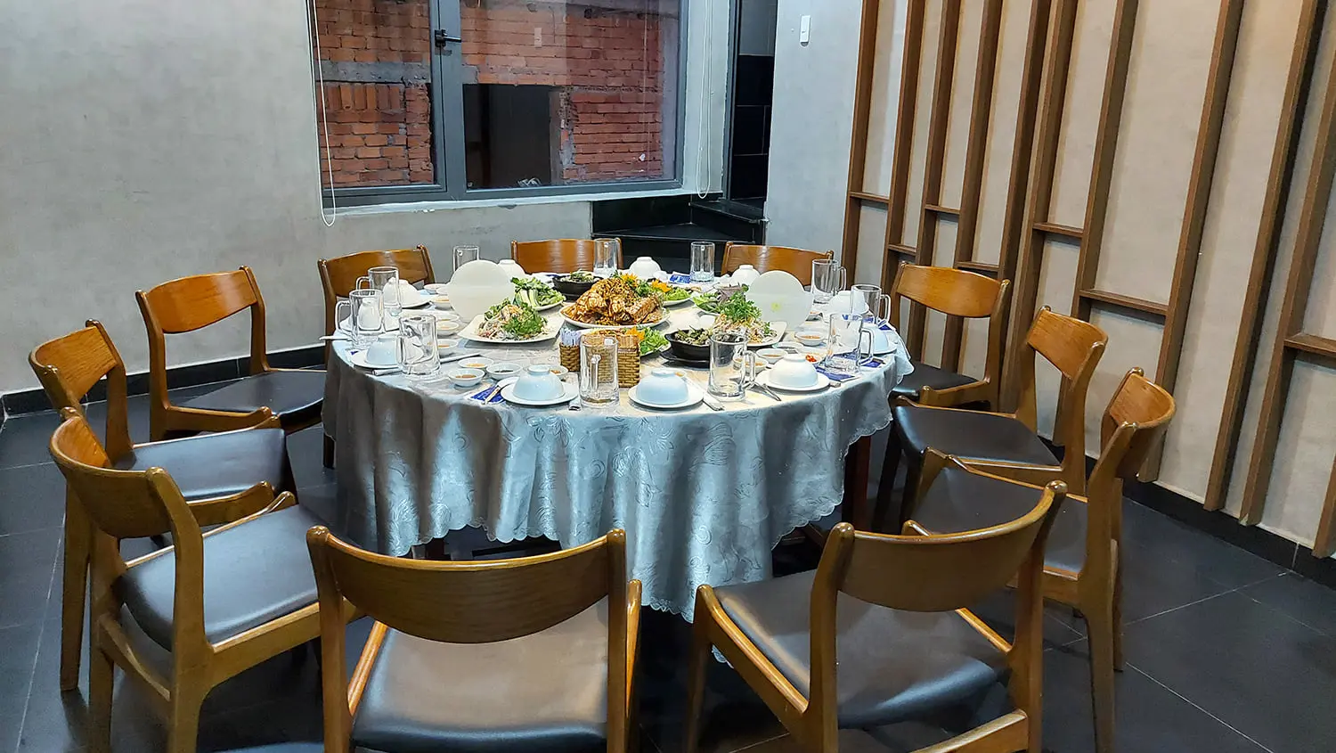Hạnh Nhung Luxury Restaurant - Chuỗi nh&agrave; h&agrave;ng c&oacute; thiết kế đẹp v&agrave; rộng nhất Ph&uacute; Quốc 7