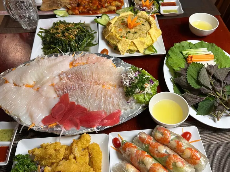 Nh&agrave; h&agrave;ng hải sản Phượng Ho&agrave;ng, qu&aacute;n ngon nức tiếng Ph&uacute; Quốc 6