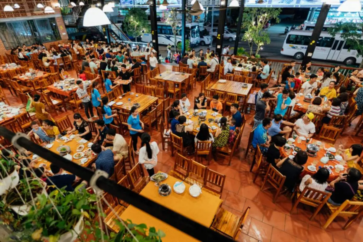 Nh&agrave; h&agrave;ng Tr&ugrave;ng Dương Marina Ph&uacute; Quốc - Hải sản ngon v&agrave; chất lượng phục vụ tuyệt vời 13