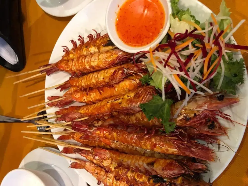 Nh&agrave; H&agrave;ng Xin Ch&agrave;o Ph&uacute; Quốc - Trải Nghiệm Bữa Ăn B&ecirc;n Khoảnh Khắc Ho&agrave;ng H&ocirc;n L&atilde;ng Mạn 34