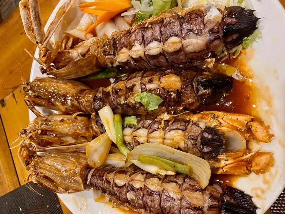 Nh&agrave; H&agrave;ng Xin Ch&agrave;o Ph&uacute; Quốc - Trải Nghiệm Bữa Ăn B&ecirc;n Khoảnh Khắc Ho&agrave;ng H&ocirc;n L&atilde;ng Mạn 25