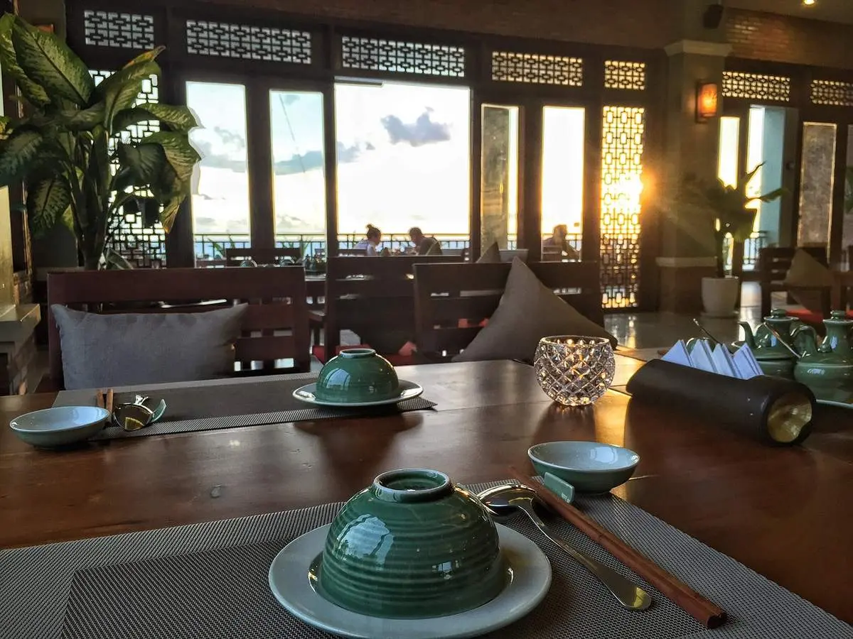 Nh&agrave; H&agrave;ng Xin Ch&agrave;o Ph&uacute; Quốc - Trải Nghiệm Bữa Ăn B&ecirc;n Khoảnh Khắc Ho&agrave;ng H&ocirc;n L&atilde;ng Mạn 6