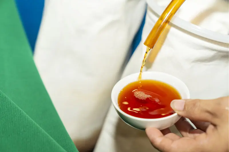Nước mắm Ph&uacute; Quốc: Đặc sản Đảo Ngọc vang danh quốc tế 12