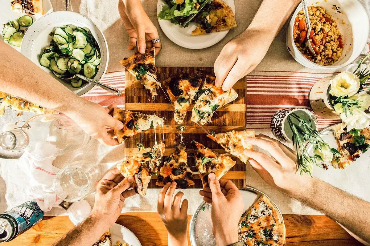 Pizza Taxi Ph&uacute; Quốc Qu&aacute;n Pizza Được Y&ecirc;u Th&iacute;ch Nhất Đảo Ngọc 10