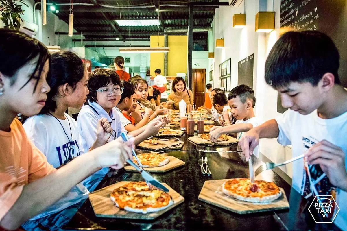 Pizza Taxi Ph&uacute; Quốc Qu&aacute;n Pizza Được Y&ecirc;u Th&iacute;ch Nhất Đảo Ngọc 9