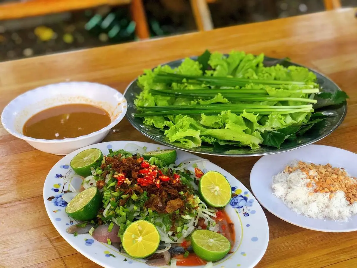 Qu&aacute;n Việt Ph&uacute; Quốc - Dấu ấn ẩm thực từ đặc sản gỏi c&aacute; tr&iacute;ch 7