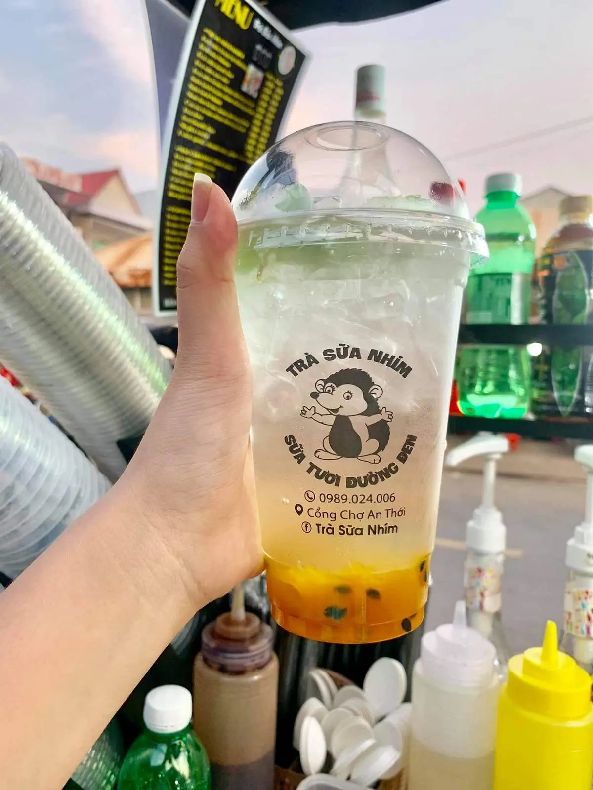 Tr&agrave; sữa Nh&iacute;m - Qu&aacute;n ăn vặt Ph&uacute; Quốc được giới trẻ y&ecirc;u th&iacute;ch 10