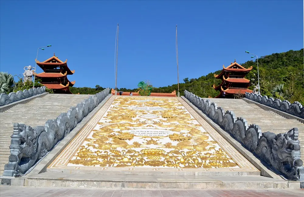 Hướng dẫn đường đi l&agrave;ng ch&agrave;i H&agrave;m Ninh Ph&uacute; Quốc 12