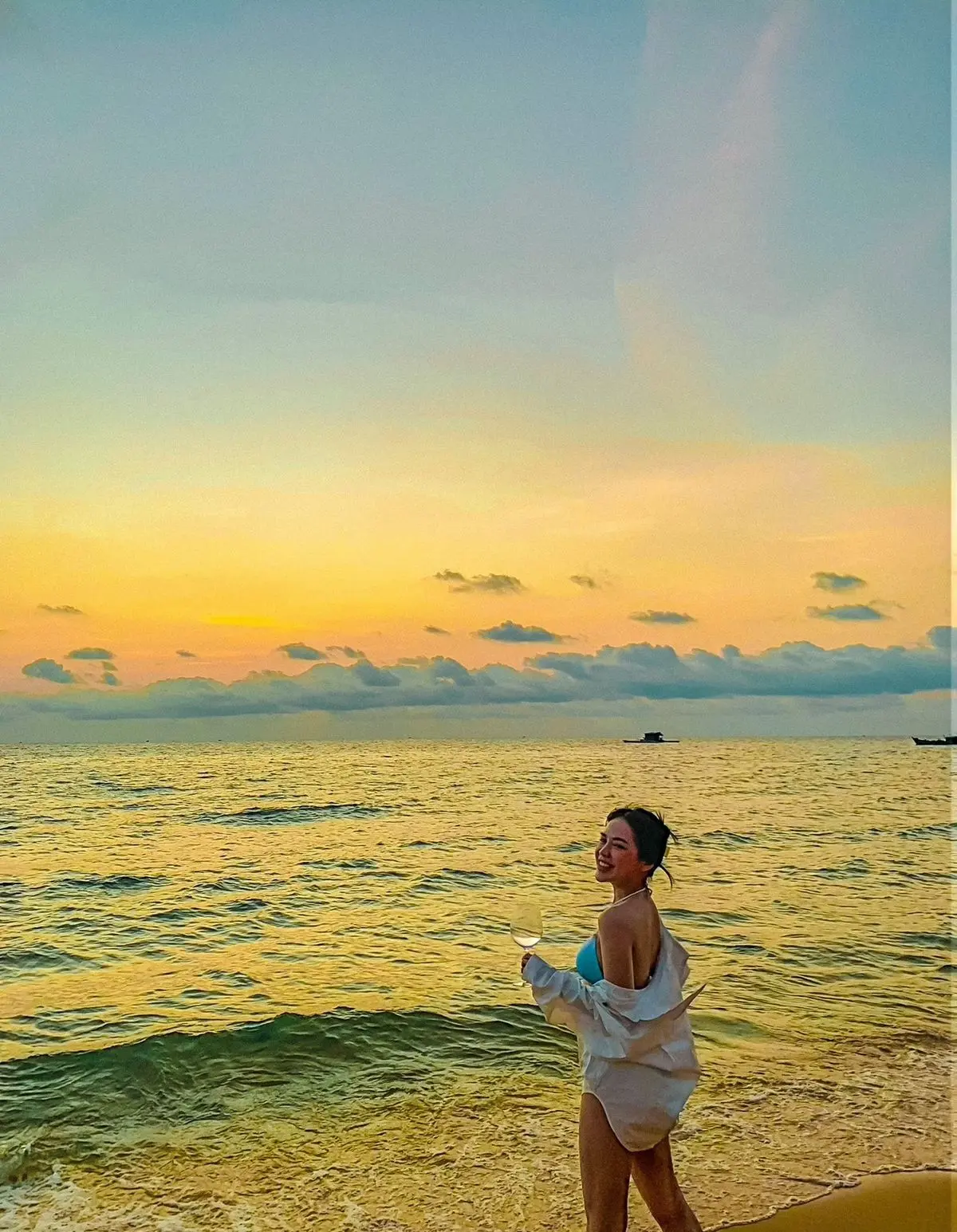Check-in ho&agrave;ng h&ocirc;n Ph&uacute; Quốc đẹp lịm tim như c&ocirc; n&agrave;ng xinh đẹp Nguyễn Thị Thuyền 5