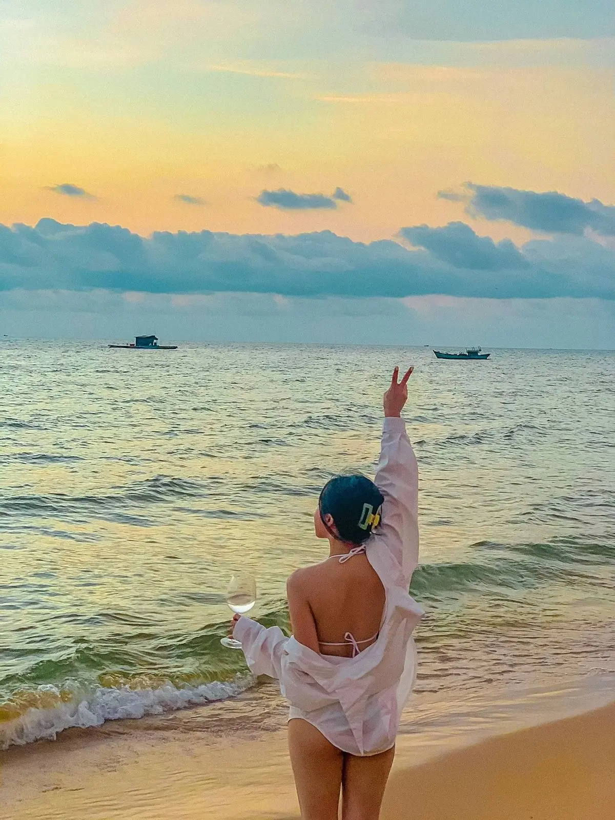 Check-in ho&agrave;ng h&ocirc;n Ph&uacute; Quốc đẹp lịm tim như c&ocirc; n&agrave;ng xinh đẹp Nguyễn Thị Thuyền 6