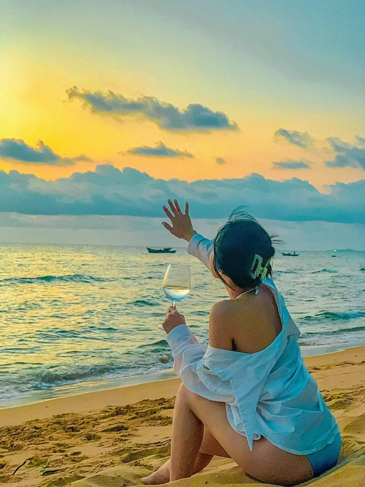 Check-in ho&agrave;ng h&ocirc;n Ph&uacute; Quốc đẹp lịm tim như c&ocirc; n&agrave;ng xinh đẹp Nguyễn Thị Thuyền 8