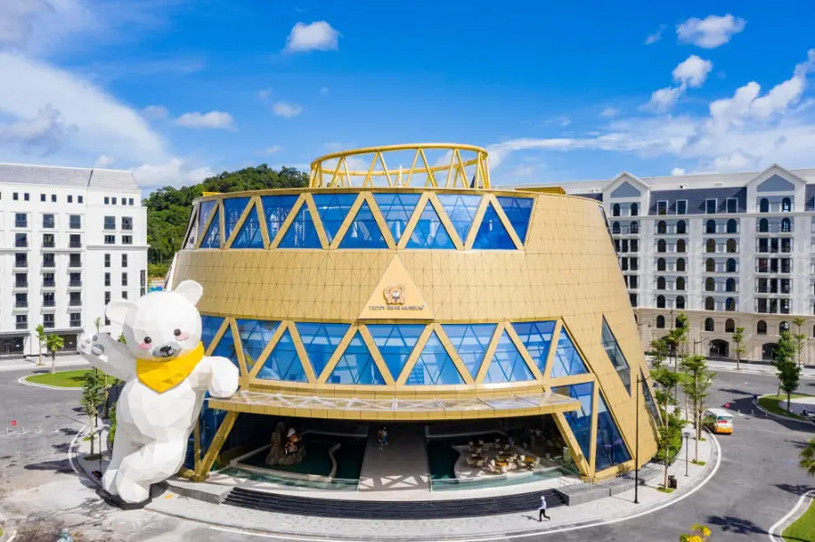 Check in tại Bảo t&agrave;ng gấu Teddy đầy th&uacute; vị b&ecirc;n trong Grand World Ph&uacute; Quốc 2