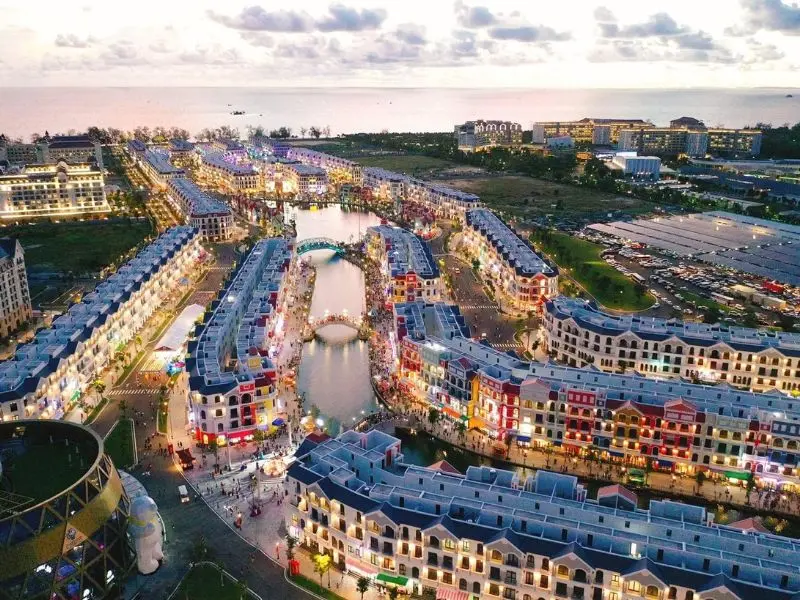 Kh&aacute;m ph&aacute; Grand World - Th&agrave;nh phố kh&ocirc;ng ngủ Ph&uacute; Quốc đầy s&ocirc;i động 3