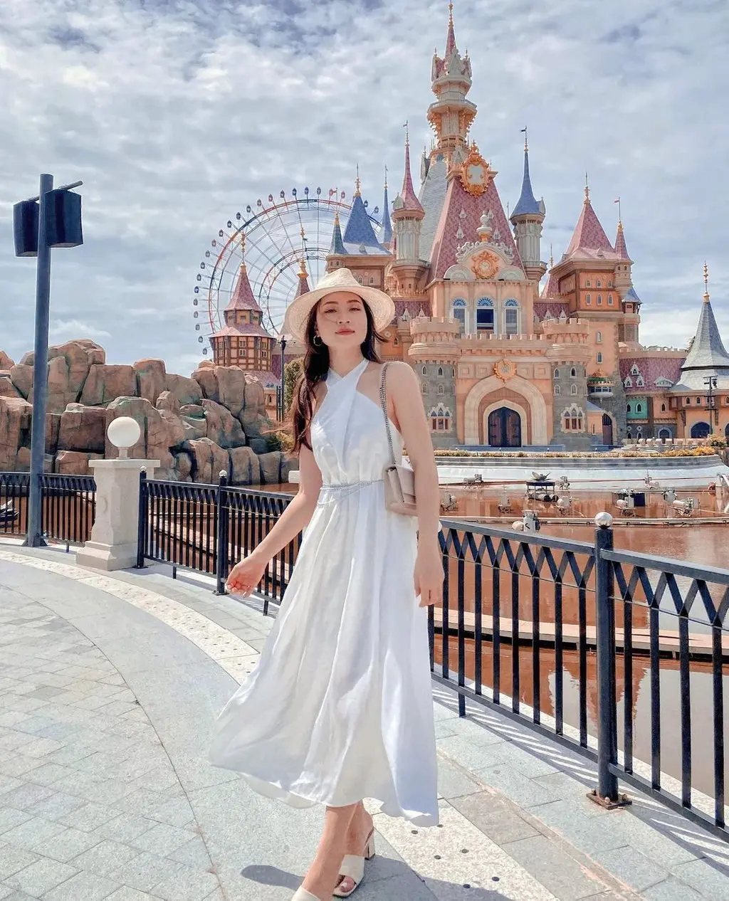 Quẩy hết m&igrave;nh tại VinWonders Ph&uacute; Quốc c&ugrave;ng hot streamer Linh Ngọc Đ&agrave;m v&agrave; hội bạn th&acirc;n 7
