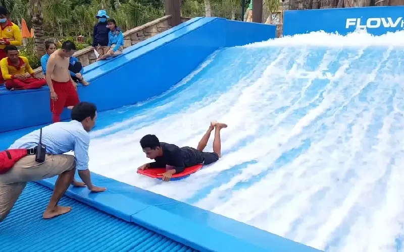 Review Aquatopia: C&ocirc;ng vi&ecirc;n nước lớn nhất Nam Ph&uacute; Quốc 4