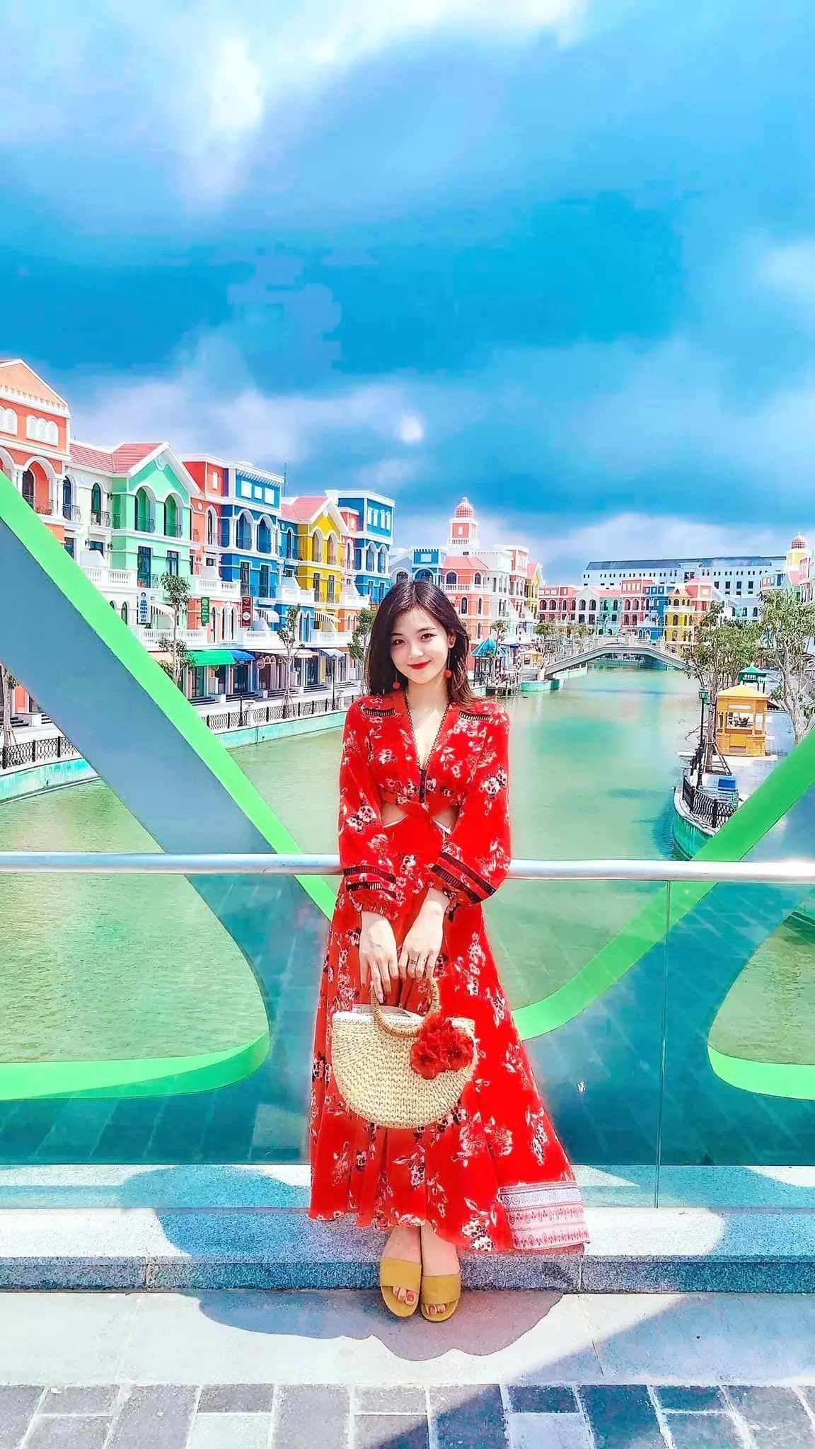 Sống ảo đi&ecirc;n đảo ở VinWonders Ph&uacute; Quốc - Review của bạn L&ecirc; Thu Hương - C&ocirc; n&agrave;ng 9x xinh đẹp đam m&ecirc; du lịch 6