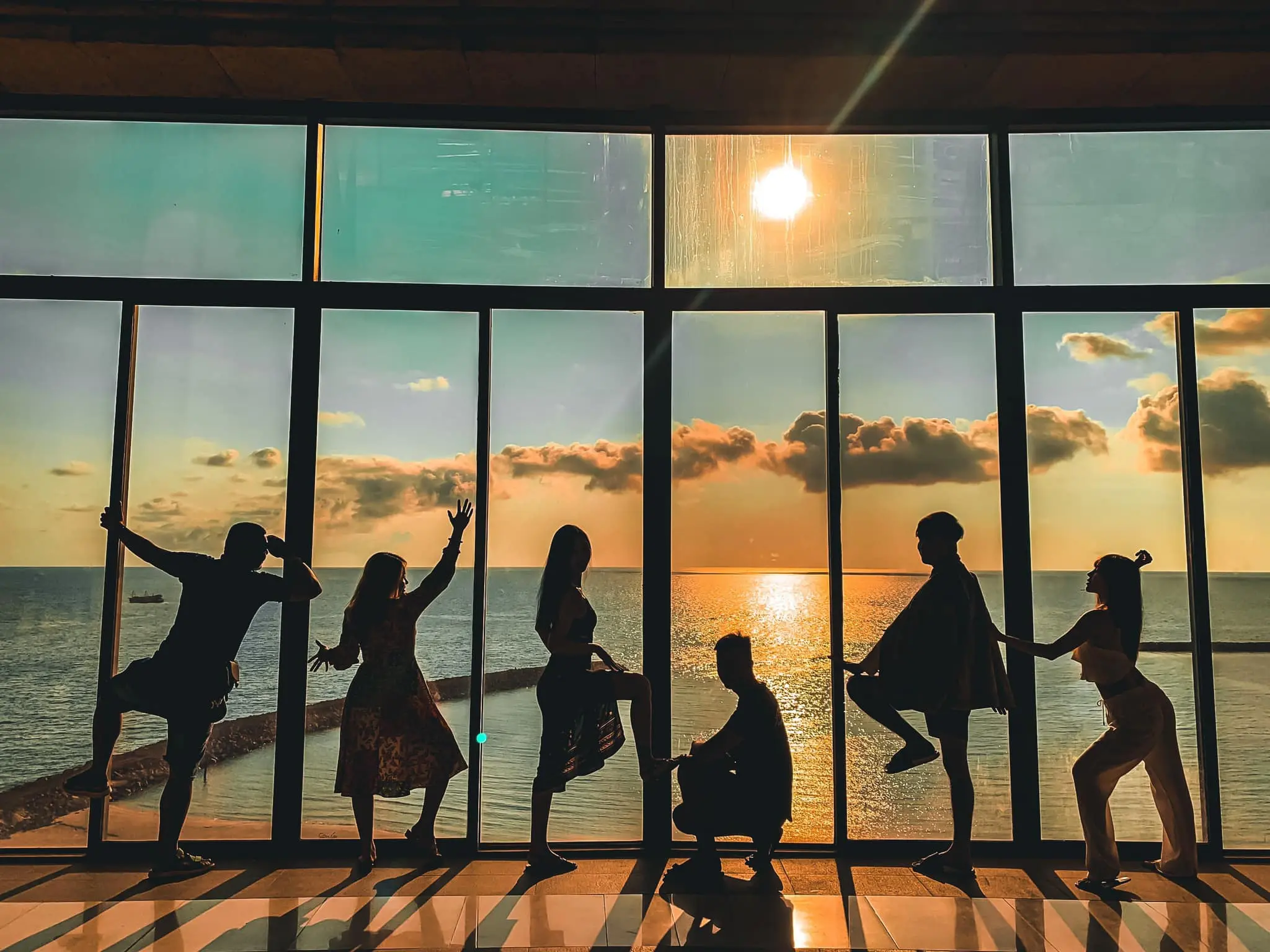 Sốt x&igrave;nh xịch bộ ảnh check in Ph&uacute; Quốc mang t&ecirc;n TA CỨ ĐI C&Ugrave;NG NHAU 2