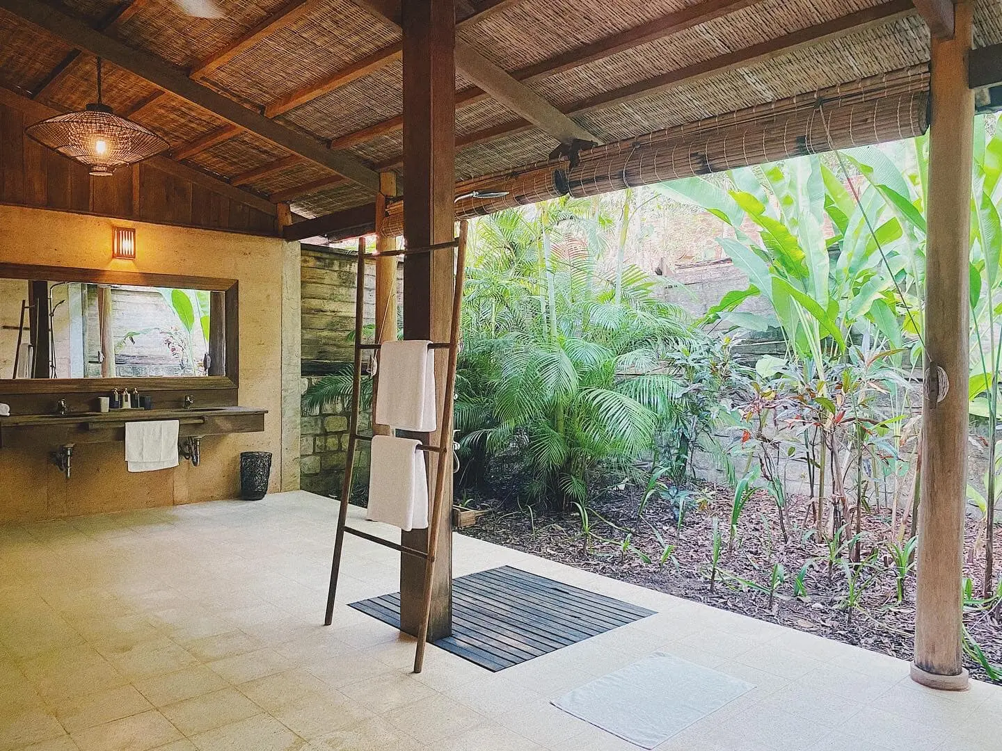 Trải nghiệm Mango Bay resort Ph&uacute; Quốc cực xanh m&aacute;t từ 9x t&agrave;i hoa với nick name Khoảng Lặng 9