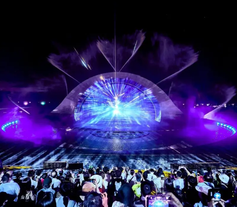Kiss The Stars Show, siêu phẩm trình diễn tại đảo ngọc