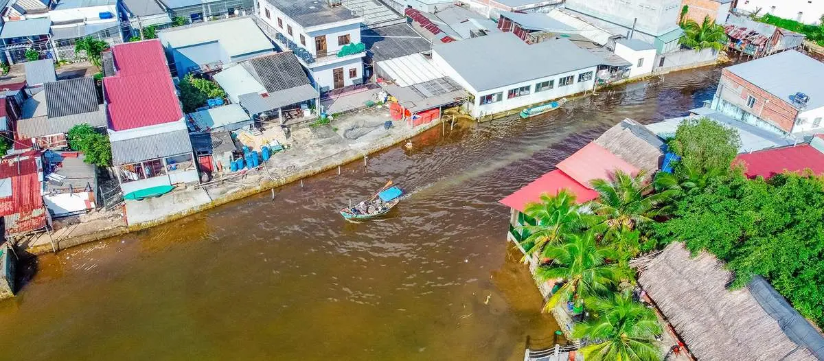 Làng chài Hàm Ninh, địa danh với vẻ đẹp yên bình đậm chất biển khơi