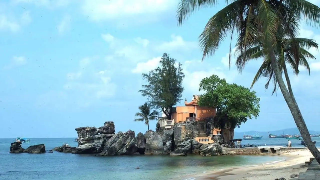 Lịch tr&igrave;nh kh&aacute;m ph&aacute; Ph&uacute; Quốc 5 ng&agrave;y 4 đ&ecirc;m - Trải nghiệm thi&ecirc;n đường Maldives của Việt Nam 9