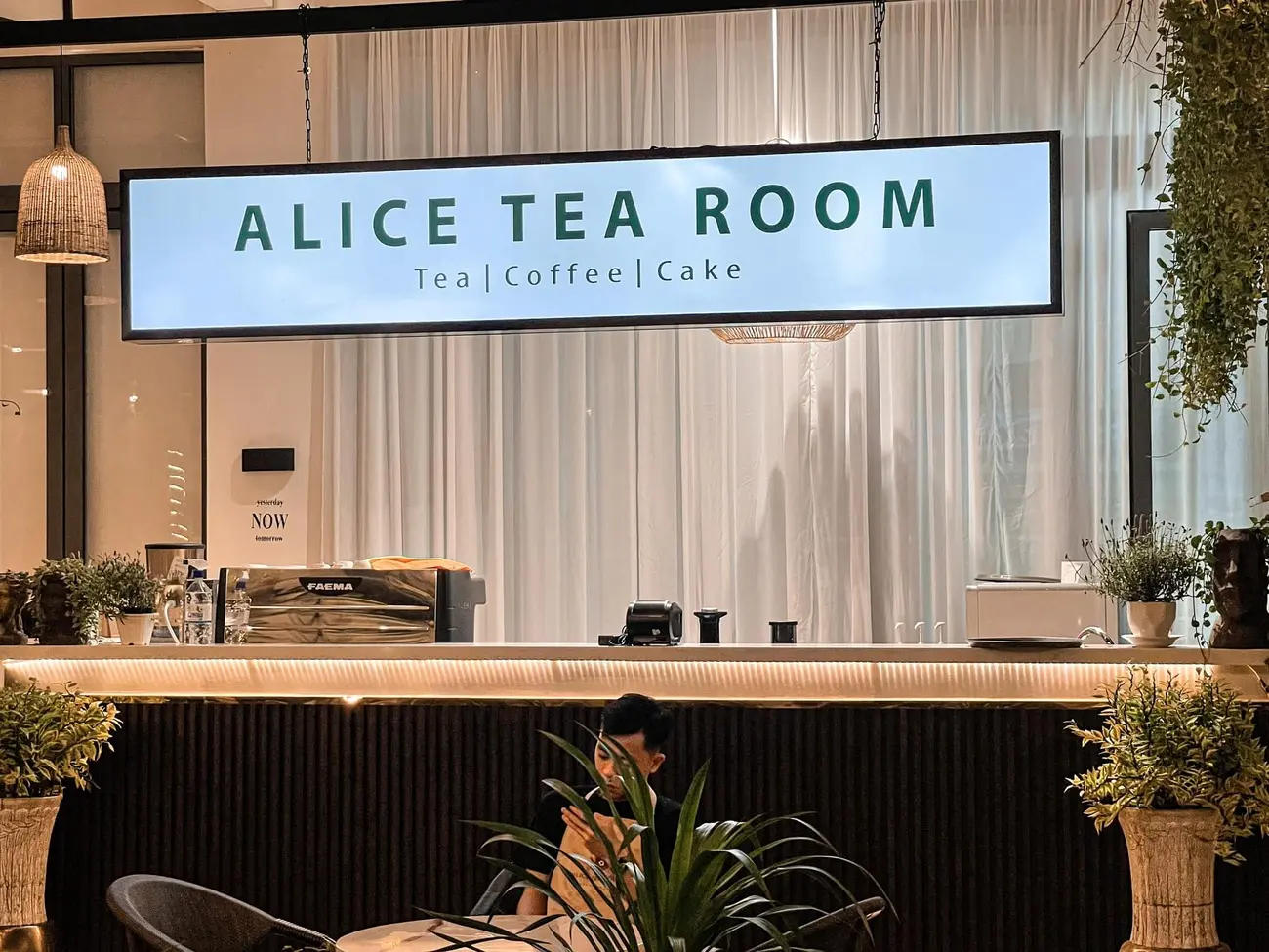 Alice Tea Room - Nơi du kh&aacute;ch lạc v&agrave;o xứ sở thần ti&ecirc;n ở Ph&uacute; Y&ecirc;n 3