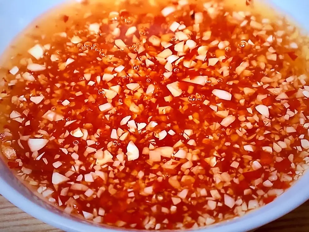 B&igrave;nh d&acirc;n m&oacute;n b&aacute;nh b&egrave;o ch&eacute;n Ph&uacute; Y&ecirc;n &ndash; Những qu&aacute;n b&aacute;nh b&egrave;o ngon tại Ph&uacute; Y&ecirc;n 9