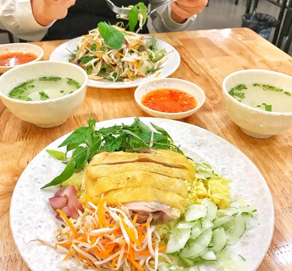 Cơm G&agrave; Ph&uacute; Y&ecirc;n v&agrave; những qu&aacute;n cơm ngon nức tiếng m&agrave; bạn kh&ocirc;ng n&ecirc;n bỏ lỡ 5