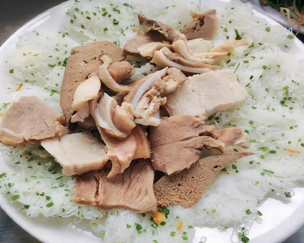 C&ugrave;ng ghi ch&eacute;p lại top qu&aacute;n ngon ở Ph&uacute; Y&ecirc;n 5