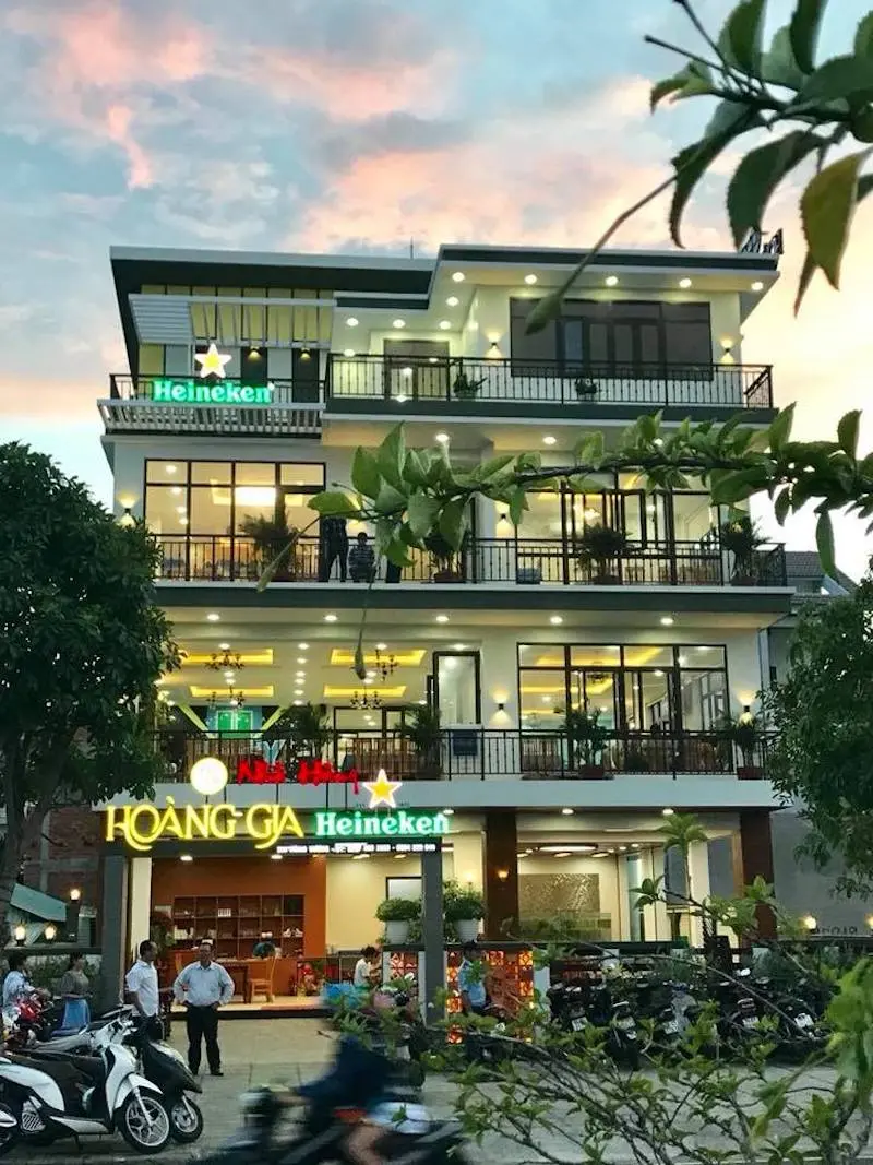 Cuối tuần, ph&aacute; đảo nh&agrave; h&agrave;ng Ho&agrave;ng Gia Ph&uacute; Y&ecirc;n, nơi tr&agrave;n ngập hải sản tươi r&oacute;i v&agrave; ẩm thực 3 miền 2
