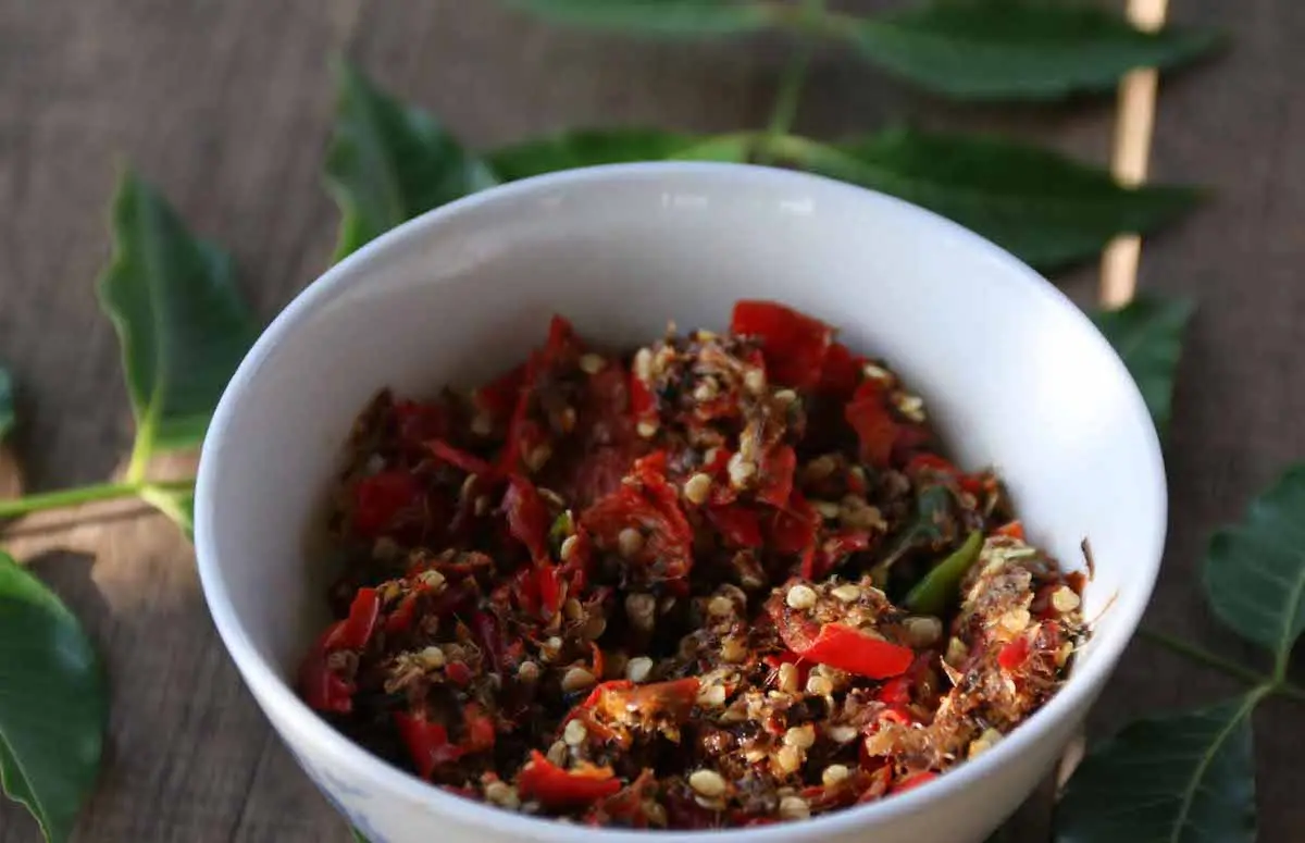 Đặc sản muối kiến v&agrave;ng Ph&uacute; Y&ecirc;n &ndash; Nghe th&igrave; gh&ecirc;, nhưng ăn l&agrave; m&ecirc; 6