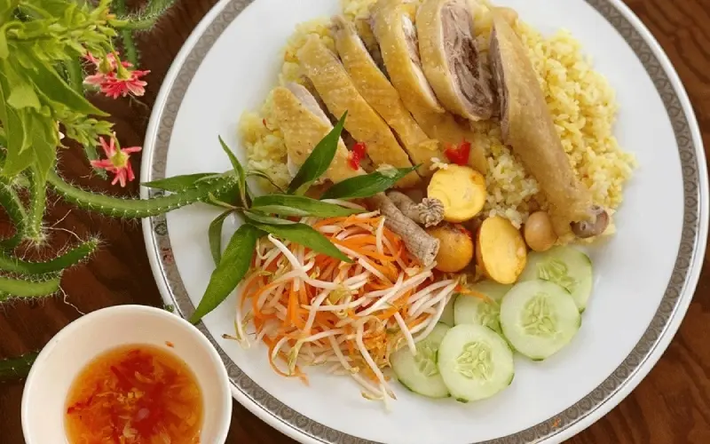 Danh s&aacute;ch 12 m&oacute;n ăn s&aacute;ng Ph&uacute; Y&ecirc;n ngon, rẻ, đ&uacute;ng chất miền biển 3