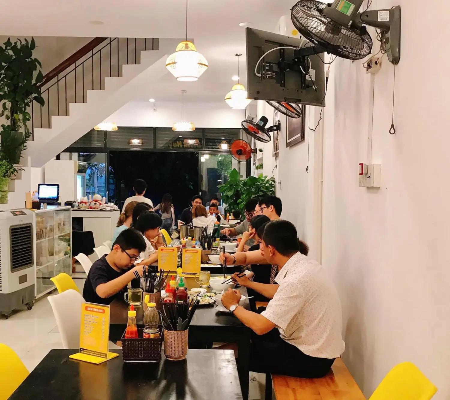 Diễm Huỳnh Restaurant Ph&uacute; Y&ecirc;n - Nh&agrave; h&agrave;ng Ph&uacute; Y&ecirc;n ngon kh&oacute; cưỡng giữa trung t&acirc;m th&agrave;nh phố 2