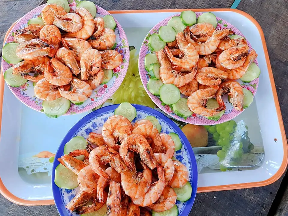 Hải sản b&egrave; nổi Vũng R&ocirc; Ph&uacute; Y&ecirc;n &ndash; Mu&ocirc;n v&agrave;n m&oacute;n ngon với hương vị đậm đ&agrave;, hấp dẫn 16
