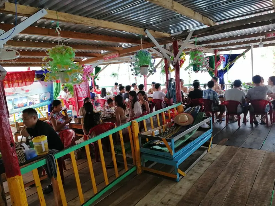 Hải sản b&egrave; nổi Vũng R&ocirc; Ph&uacute; Y&ecirc;n &ndash; Mu&ocirc;n v&agrave;n m&oacute;n ngon với hương vị đậm đ&agrave;, hấp dẫn 5