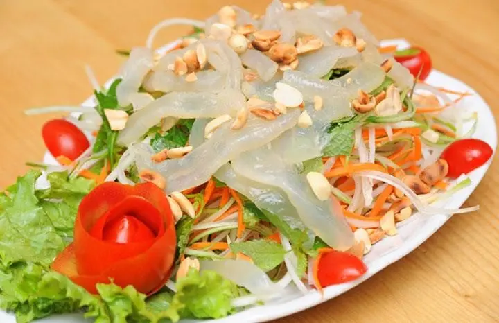 Hải sản b&egrave; nổi Vũng R&ocirc; Ph&uacute; Y&ecirc;n &ndash; Mu&ocirc;n v&agrave;n m&oacute;n ngon với hương vị đậm đ&agrave;, hấp dẫn 11